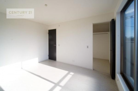 ���[�@�E�H�[�N�C���N���[�[�b�g�t���ł��B��������̂��m���Ȃǂ����[���Ă��������ł��ˁI���ɂ���@�������ȂǋG�ߕ��̑傫�ȉƓd�����[�ł��܂��B