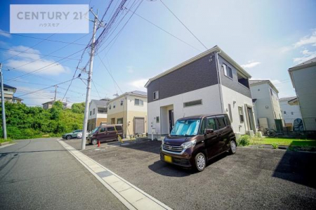 ���ԏ�@���ԃX�y�[�X��3�䕪����܂��I�i�Ԏ�ɂ��j�Z�J���h�J�[�͂������A�o�C�N�⎩�]�ԂȂǂ��u���ꏊ�ɍ���܂���B