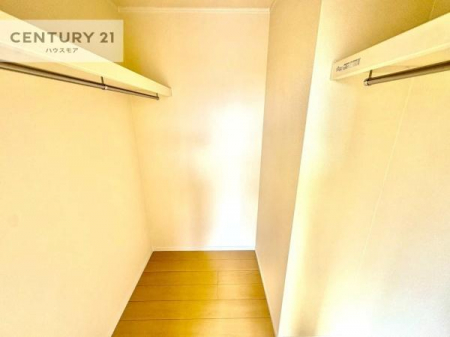 ���[�@�E�H�[�N�C���N���[�[�b�g�t���ł��B��������̂��m���Ȃǂ����[���Ă��������ł��ˁI���ɂ���@�������ȂǋG�ߕ��̑傫�ȉƓd�����[�ł��܂��B