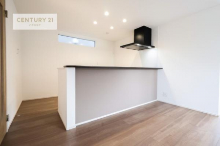 ���r���O�@���r���O�S�̂����n����ΖʃL�b�`���Ȃ̂ŁA���q�l�̗l�q�������Ȃ����Ƃ��ł���q��Ă����₷�����S�ȊԎ�ł��I