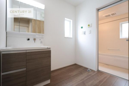 ���ʑ�E���ʏ��@�O�ʋ��d�l�̐��ʏ��́A�g�����Ȃ݂����₷������I���͎��[�ɂȂ��Ă��܂��B�h���C���[�₨���ϓ����Еt������̂Ő��ʑ������X�b�L���ƌ����邱�Ƃ��o���܂��I