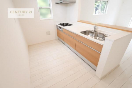 �L�b�`���@��l�C�̑Ζʎ��V�X�e���L�b�`�����̗p���Ă��܂��I���Ƒ��̃R�~���j�P�[�V���������R�Ƒ�����݌v�ł��B
���q�l�ɂ��ڂ��͂��̂Ŋ������ł��ˁB���[�͂�����܂��I