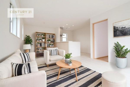 ���r���O�@�Ƌ��CG�p�[�X�ł��B�J�����̂���L�XLDK�I�\�t�@�[��_�C�j���O�e�[�u����u���Ă������ɂȂ�Ȃ��̂ŉ��K�ɉ߂����܂��I
�R�~���j�P�[�V���������₷�����r���O�ł��I