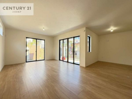 ���r���O�@��؂ȉƑ����W�܂邩�炱��LDK�ɂ͂�����肽���B
�q�����������C�ɏ΂��Ȃ��瑖�����Ă���p�����������u�L���Ƃɂ��ėǂ������v�Ǝv���u�Ԃł��B