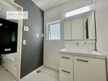 ���ʑ�E���ʏ��@�O�ʋ��d�l�̐��ʏ��́A�g�����Ȃ݂����₷������I���͎��[�ɂȂ��Ă��܂��B�h���C���[�₨���ϓ����Еt������̂Ő��ʑ������X�b�L���ƌ����邱�Ƃ��o���܂��I