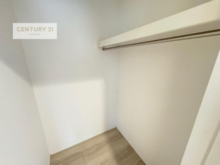 ���[�@�t�@�~���[�N���[�N��������Z�܂��́A���[�͂Ɖ��K�������˔������ґ�ȋ�Ԑ݌v�B�ߗނ�o�b�O�A�G�ߕ��܂łЂƂ܂Ƃ߂ɂł��A���X�̐������ڂ������ƃX�}�[�g�ɁI