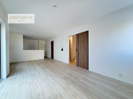 ���r���O�@�S�n�ǂ����r���O�͉Ƒ������R�ƏW�܂�܂��B�Ƒ��c�R�̎��Ԃ����������ł��B���Ƒ��ƁA����w�[���������Ԃ��߂��������ł��ˁB