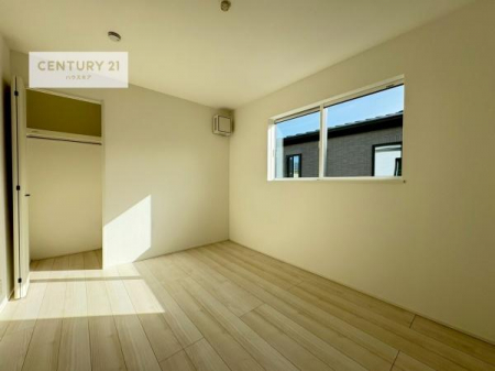 �m���@���[�X�y�[�X�����Ă��܂��I�������X�b�L�����ڂ��鎖���ł��܂��ˁB
�Ƌ��I�΂Ȃ��V���v���ȃf�U�C���ׁ̈A�Ƌ��I�΂����C�ɓ���̋�ԍ�肪�ł������ł��ˁB