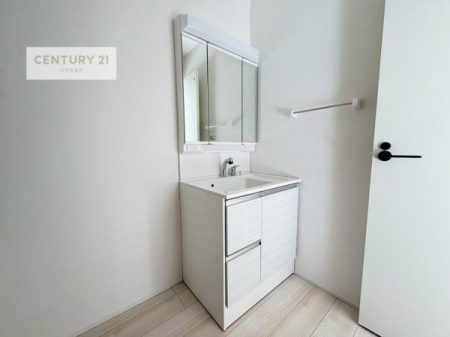 ���ʑ�E���ʏ��@�O�ʋ��d�l�̐��ʏ��́A�g�����Ȃ݂����₷������I���͎��[�ɂȂ��Ă��܂��B�h���C���[�₨���ϓ����Еt������̂Ő��ʑ������X�b�L���ƌ����邱�Ƃ��o���܂��I