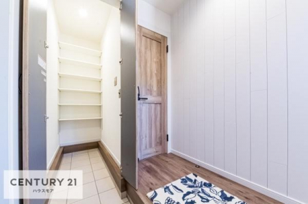 ���ց@�V���[�Y�C���N���[�N�t���̌��ւł��I�V���[�Y�����łȂ��x�r�[�J�[��܂��ݎ��]�Ԃ��X�b�L���ƕЕt�����܂��ˁI���֎��肪�X�b�L�����ĎP�u����̃X�y�[�X�����܂��ˁI