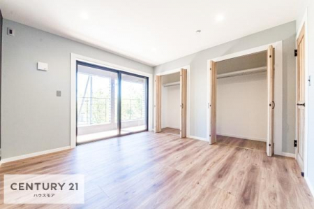 ���[�@��������Ǝ��[�X�y�[�X�����Ă��܂��I�������X�b�L�����ڂ��鎖���ł��܂��ˁB
�Ƌ��I�΂Ȃ��V���v���ȃf�U�C���ׁ̈A�Ƌ��I�΂����C�ɓ���̋�ԍ�肪�ł������ł��ˁB