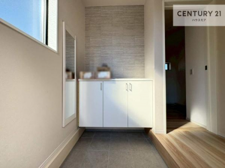 ���ց@�V���[�Y�{�b�N�X�t���Ȃ̂ŁA���ւ��Еt�����|�������₷���ł��I
�X�b�L���������ւŌ˂��J�����u�ԁA�������̂���S�n������Ԃ��o�}���Ă���܂��B