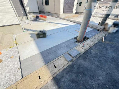 ���ԏ�@���ԃX�y�[�X��2�䕪����܂��I�Z�J���h�J�[�͂������A�o�C�N�⎩�]�ԂȂǂ��u���ꏊ�ɍ���܂���B