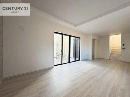 ���r���O�@��؂ȉƑ����W�܂邩�炱��LDK�ɂ͂�����肽���B
�q�����������C�ɏ΂��Ȃ��瑖�����Ă���p�����������u�L���Ƃɂ��ėǂ������v�Ǝv���u�Ԃł��B