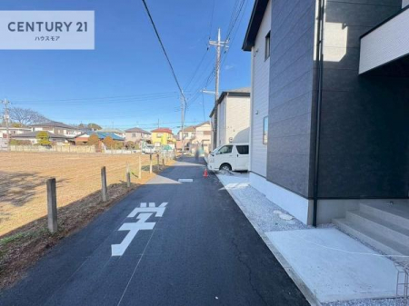 ���̑����n�@�O�ʓ��H��4���I�z����ǍD�ȗ��n�ł��B
�Ԍɓ��ꂪ���ȕ������S�ł��ˁB