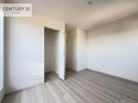 �m���@���[�X�y�[�X�����Ă��܂��I�������X�b�L�����ڂ��鎖���ł��܂��ˁB
�Ƌ��I�΂Ȃ��V���v���ȃf�U�C���ׁ̈A�Ƌ��I�΂����C�ɓ���̋�ԍ�肪�ł������ł��ˁB