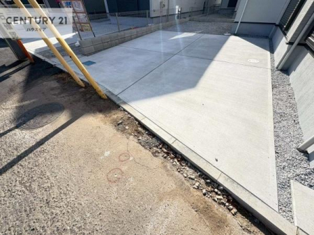 ���ԏ�@���ԃX�y�[�X��2�䕪����܂��I�Z�J���h�J�[�͂������A�o�C�N�⎩�]�ԂȂǂ��u���ꏊ�ɍ���܂���B