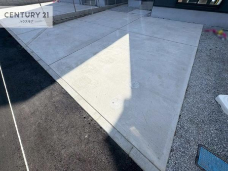 ���ԏ�@���ԃX�y�[�X��2�䕪����܂��I�Z�J���h�J�[�͂������A�o�C�N�⎩�]�ԂȂǂ��u���ꏊ�ɍ���܂���B