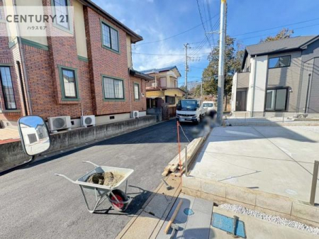 ���̑����n�@�O�ʓ��H��5���I�z����ǍD�ȗ��n�ł��B
�Ԍɓ��ꂪ���ȕ������S�ł��ˁB