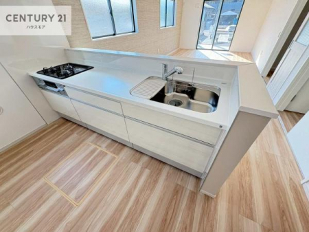 �L�b�`���@��l�C�̑Ζʎ��V�X�e���L�b�`�����̗p���Ă��܂��I���Ƒ��̃R�~���j�P�[�V���������R�Ƒ�����݌v�ł��B
���q�l�ɂ��ڂ��͂��̂Ŋ������ł��ˁI�L�X�g���ĉ��K�ɍ�Ƃ��i�݂܂��B