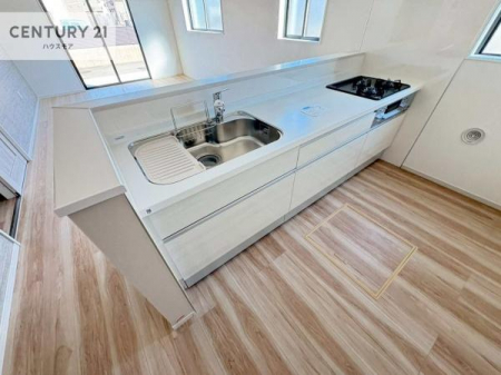 �L�b�`���@��l�C�̑Ζʎ��V�X�e���L�b�`�����̗p���Ă��܂��I���Ƒ��̃R�~���j�P�[�V���������R�Ƒ�����݌v�ł��B
���q�l�ɂ��ڂ��͂��̂Ŋ������ł��ˁI�L�X�g���ĉ��K�ɍ�Ƃ��i�݂܂��B