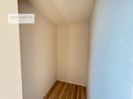 ���[�@�E�H�[�N�C���N���[�[�b�g�t���ł��B��������̂��m���Ȃǂ����[���Ă��������ł��ˁI���ɂ���@�������ȂǋG�ߕ��̑傫�ȉƓd�����[�ł��܂��B