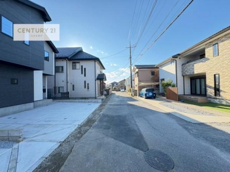 ���̑����n�@�O�ʓ��H��4.8���~4���I�z����ǍD�ȗ��n�ł��B
�Ԍɓ��ꂪ���ȕ������S�ł��ˁB