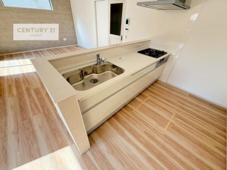 �L�b�`���@��l�C�̑Ζʎ��V�X�e���L�b�`�����̗p���Ă��܂��I���Ƒ��̃R�~���j�P�[�V���������R�Ƒ�����݌v�ł��B
���q�l�ɂ��ڂ��͂��̂Ŋ������ł��ˁB�L�X�g���ĉ��K�ɍ�Ƃ��i�݂܂��B