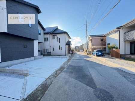 ���̑����n�@�O�ʓ��H��4.8���~4���I�z����ǍD�ȗ��n�ł��B
�Ԍɓ��ꂪ���ȕ������S�ł��ˁB