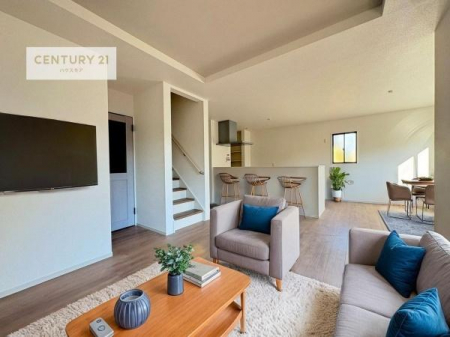 ���r���O�@�Ƌ��CG�p�[�X�ł��B��؂ȉƑ����W�܂邩�炱��LDK�ɂ͂�����肽���B
�q�����������C�ɏ΂��Ȃ��瑖�����Ă���p�����������u�L���Ƃɂ��ėǂ������v�Ǝv���u�Ԃł��B