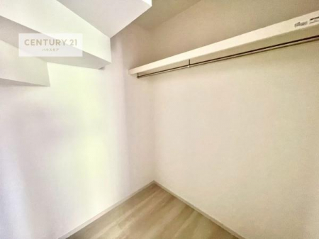 ���[�@�E�H�[�N�C���N���[�[�b�g�t���ł��B��������̂��m���Ȃǂ����[���Ă��������ł��ˁI���ɂ���@�������ȂǋG�ߕ��̑傫�ȉƓd�����[�ł��܂��B