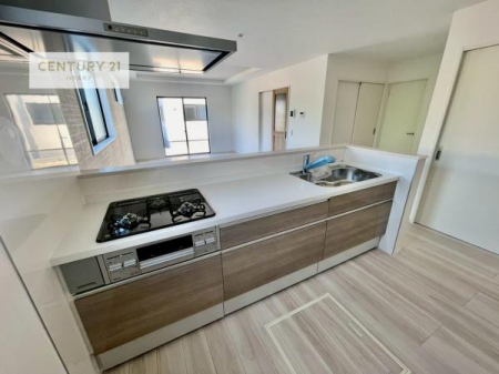 �L�b�`���@��l�C�̑Ζʎ��V�X�e���L�b�`�����̗p���Ă��܂��I���Ƒ��̃R�~���j�P�[�V���������R�Ƒ�����݌v�ł��B
���q�l�ɂ��ڂ��͂��̂Ŋ������ł��ˁB���[�͂�����܂��I