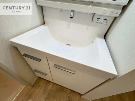 ���ʑ�E���ʏ��@�[�����ʑ�{�E���́A�������˂ɂ����̂ł�����ꂪ�y�X�I���������ۂĂ܂��I
�L���C�Ȑ��ʏ��Ŏ��������̃��`�x�[�V�������オ��܂��ˁI