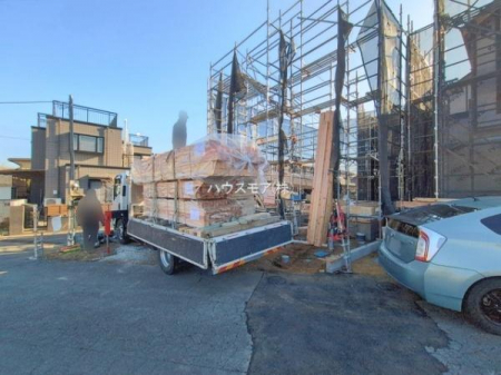 ���ԏ�@���ԃX�y�[�X��2�䕪����܂��I�Z�J���h�J�[�͂������A�o�C�N�⎩�]�ԂȂǂ��u���ꏊ�ɍ���܂���B�y���n�̔���J�Ò��z