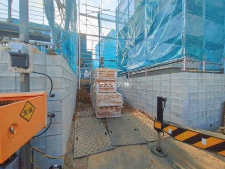 ���ԏ�@���ԃX�y�[�X��2�䕪����܂��I�Z�J���h�J�[�͂������A�o�C�N�⎩�]�ԂȂǂ��u���ꏊ�ɍ���܂���B