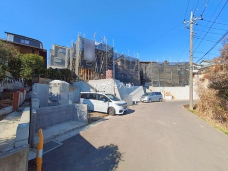 ���̑����n�@�O�ʓ��H��5���I�z����ǍD�ȗ��n�ł��B
�Ԍɓ��ꂪ���ȕ������S�ł��ˁB