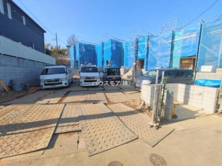 ���ԏ�@���ԃX�y�[�X��2�䕪����܂��I�Z�J���h�J�[�͂������A�o�C�N�⎩�]�ԂȂǂ��u���ꏊ�ɍ���܂���B