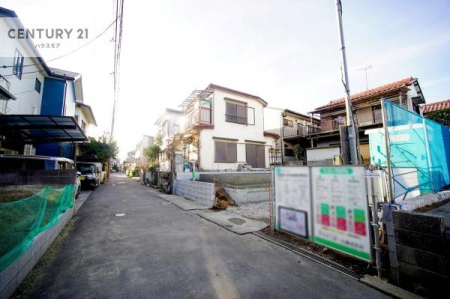 ���̑����n�@�O�ʓ��H��4���I�z����ǍD�ȗ��n�ł��B
�Ԍɓ��ꂪ���ȕ������S�ł��ˁB