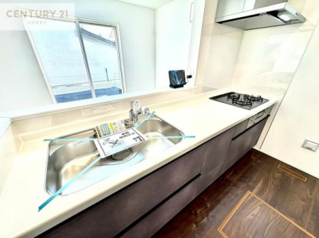 �L�b�`���@�y���n�̔���J�Ò��z
��l�C�̑Ζʎ��V�X�e���L�b�`�����̗p���Ă��܂��I���Ƒ��̃R�~���j�P�[�V���������R�Ƒ�����݌v�ł��B
���q�l�ɂ��ڂ��͂��̂Ŋ������ł��ˁB�L�X�g���ĉ��K�ɍ�Ƃ��i�݂܂��B