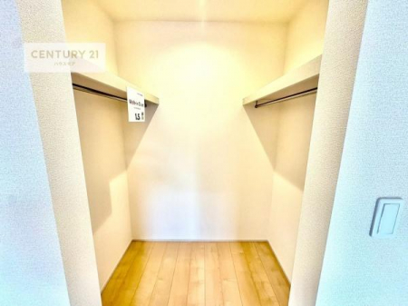 ���[�@�E�H�[�N�C���N���[�[�b�g�t���ł��B��������̂��m���Ȃǂ����[���Ă��������ł��ˁI���ɂ���@�������ȂǋG�ߕ��̑傫�ȉƓd�����[�ł��܂��B