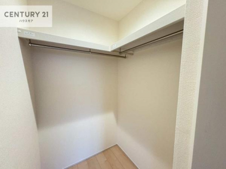 ���[�@�E�H�[�N�C���N���[�[�b�g�t���ł��B��������̂��m���Ȃǂ����[���Ă��������ł��ˁI���ɂ���@�������ȂǋG�ߕ��̑傫�ȉƓd�����[�ł��܂��B