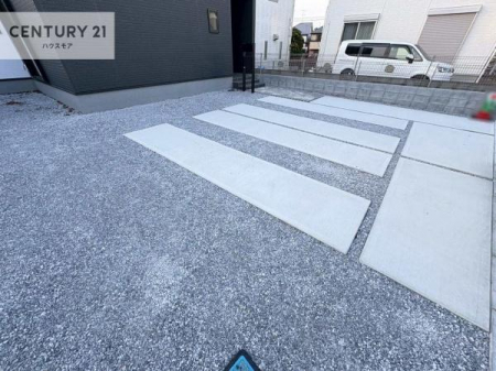 ���ԏ�@���ԃX�y�[�X��2�䕪����܂��I�Z�J���h�J�[�͂������A�o�C�N�⎩�]�ԂȂǂ��u���ꏊ�ɍ���܂���B