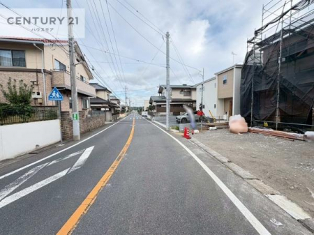 ���̑����n�@�O�ʓ��H8.03���I�z����ǍD�ȗ��n�ł��B
�Ԍɓ��ꂪ���ȕ������S�ł��ˁB