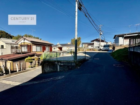 ���̑����n�@�O�ʓ��H��3.7���I�z����ǍD�ȗ��n�ł��B
�Ԍɓ��ꂪ���ȕ������S�ł��ˁB