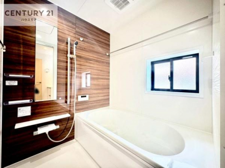 �����@�������������l�̕��͋C�̃o�X���[���́A�����o�Ă��ăo�X�^�C�����[���I
���d���撣���Ă��邲�J���ɂ��D�݂̓����̓����܂����āA�y����ł݂Ă͂������ł��傤���H