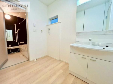 ���ʑ�E���ʏ��@�O�ʋ��d�l�̐��ʏ��́A�g�����Ȃ݂����₷������I���͎��[�ɂȂ��Ă��܂��B�h���C���[�₨���ϓ����Еt������̂Ő��ʑ������X�b�L���ƌ����邱�Ƃ��o���܂��I