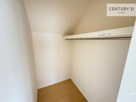 ���[�@�E�H�[�N�C���N���[�[�b�g�t���ł��B��������̂��m���Ȃǂ����[���Ă��������ł��ˁI���ɂ���@�������ȂǋG�ߕ��̑傫�ȉƓd�����[�ł��܂��B