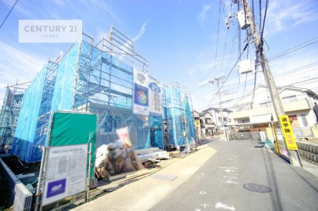 ���ԏ�@���ԃX�y�[�X��2�䕪����܂��I�Z�J���h�J�[�͂������A�o�C�N�⎩�]�ԂȂǂ��u���ꏊ�ɍ���܂���B