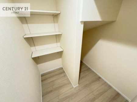 ���[�@�p���g���[�t���I���Ă�������A�H�ނ̃X�g�b�N�͂������A�傫�ȉו����X�b�L�����ڂ��邱�Ƃ��ł��܂��I
���񌻒n�ł��m���߂��������B