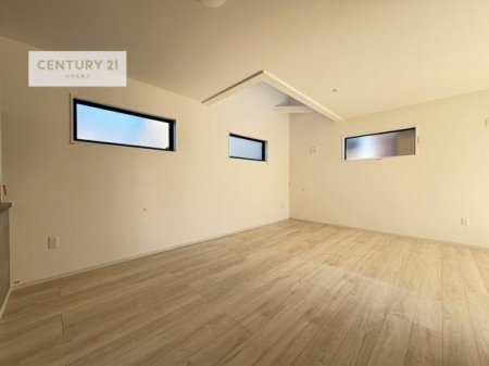 ���r���O�@��؂ȉƑ����W�܂邩�炱��LDK�ɂ͂�����肽���B
�q�����������C�ɏ΂��Ȃ��瑖�����Ă���p�����������u�L���Ƃɂ��ėǂ������v�Ǝv���u�Ԃł��B